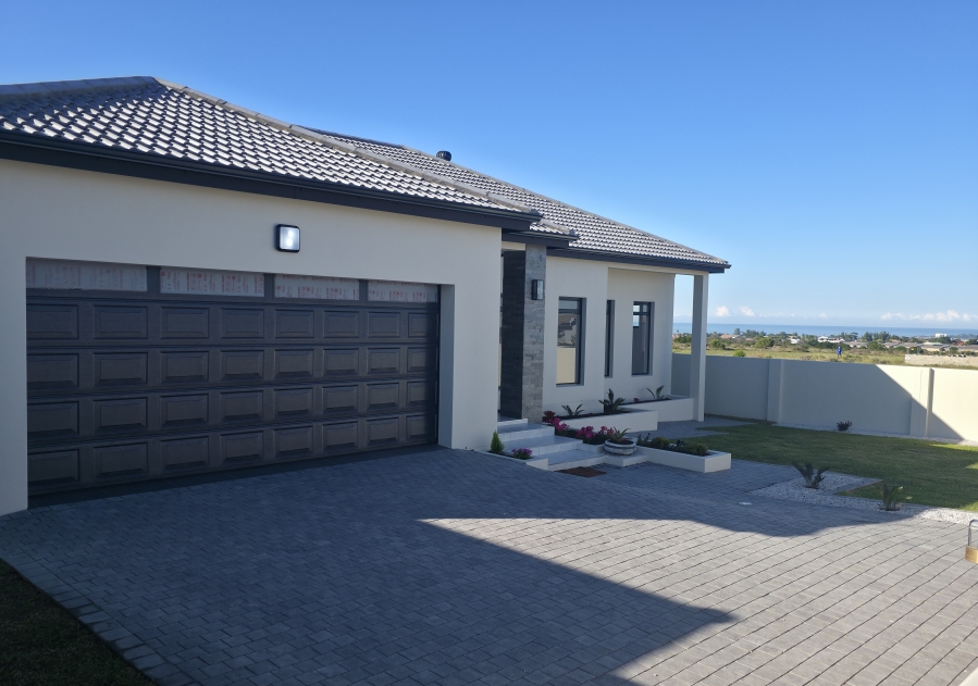 4 Bedroom Property for Sale in Fountains Estate Eastern Cape